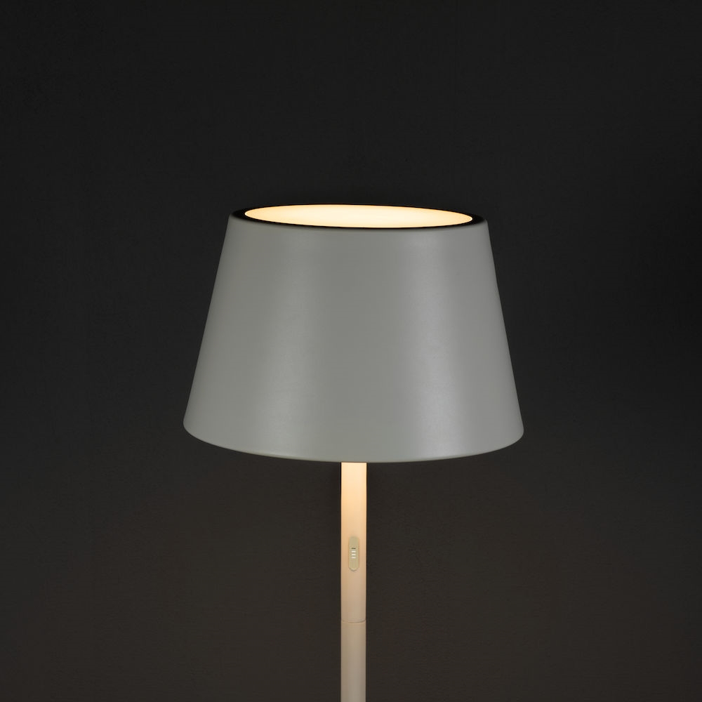 Pomezia golvlampa USB vit Vit