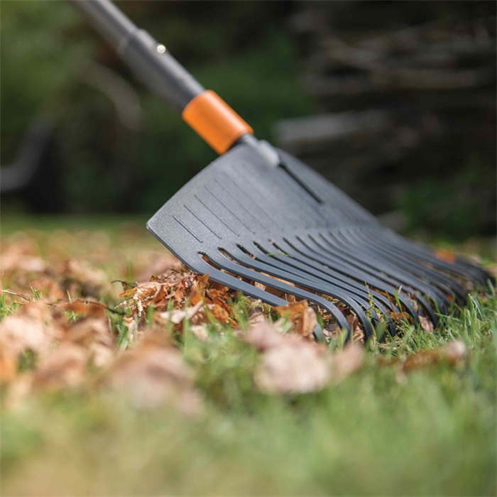 Lövräfsa Fiskars Quikfit med 25 pinnar