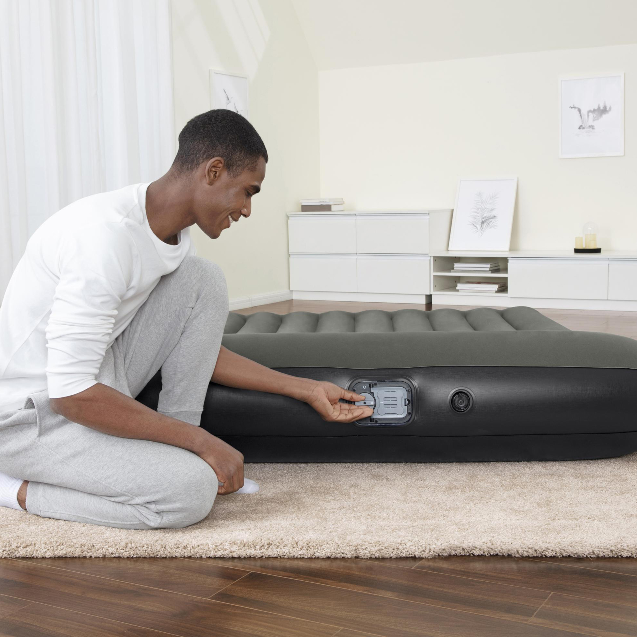 67930 Bestway  2.03m x 1.52m x 30cm Tritech Airbed Queen Bui Queen
