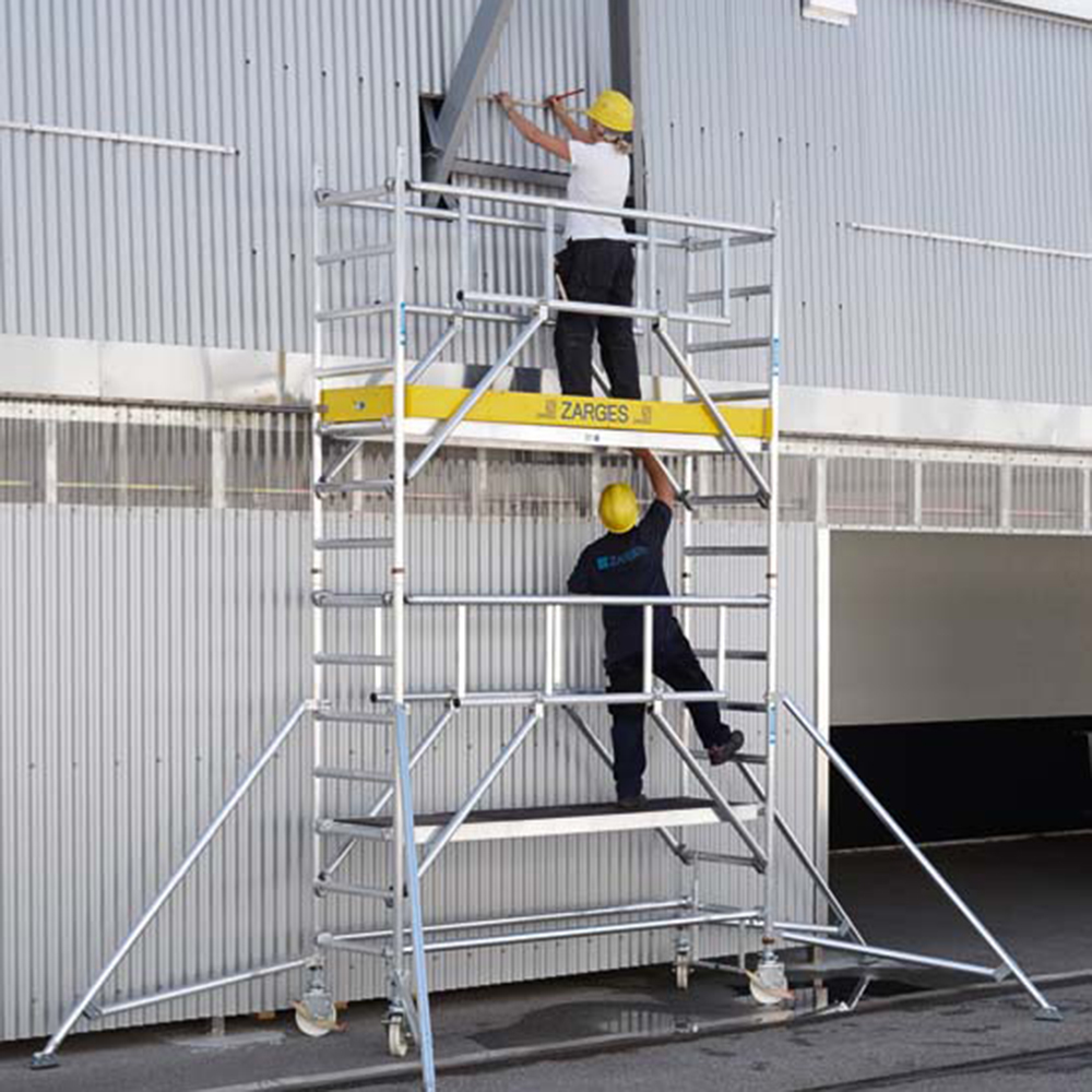 S-Plus Safetyställning 1,35 x 2,50 plh = 6,40 B= 1,35 m x H=2,50 m Platformhöjd= 6,40 m
