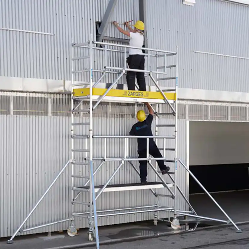 S-Plus Safetyställning 1,35 x 2,50 plh = 6,40 B= 1,35 m x H=2,50 m Platformhöjd= 6,40 m