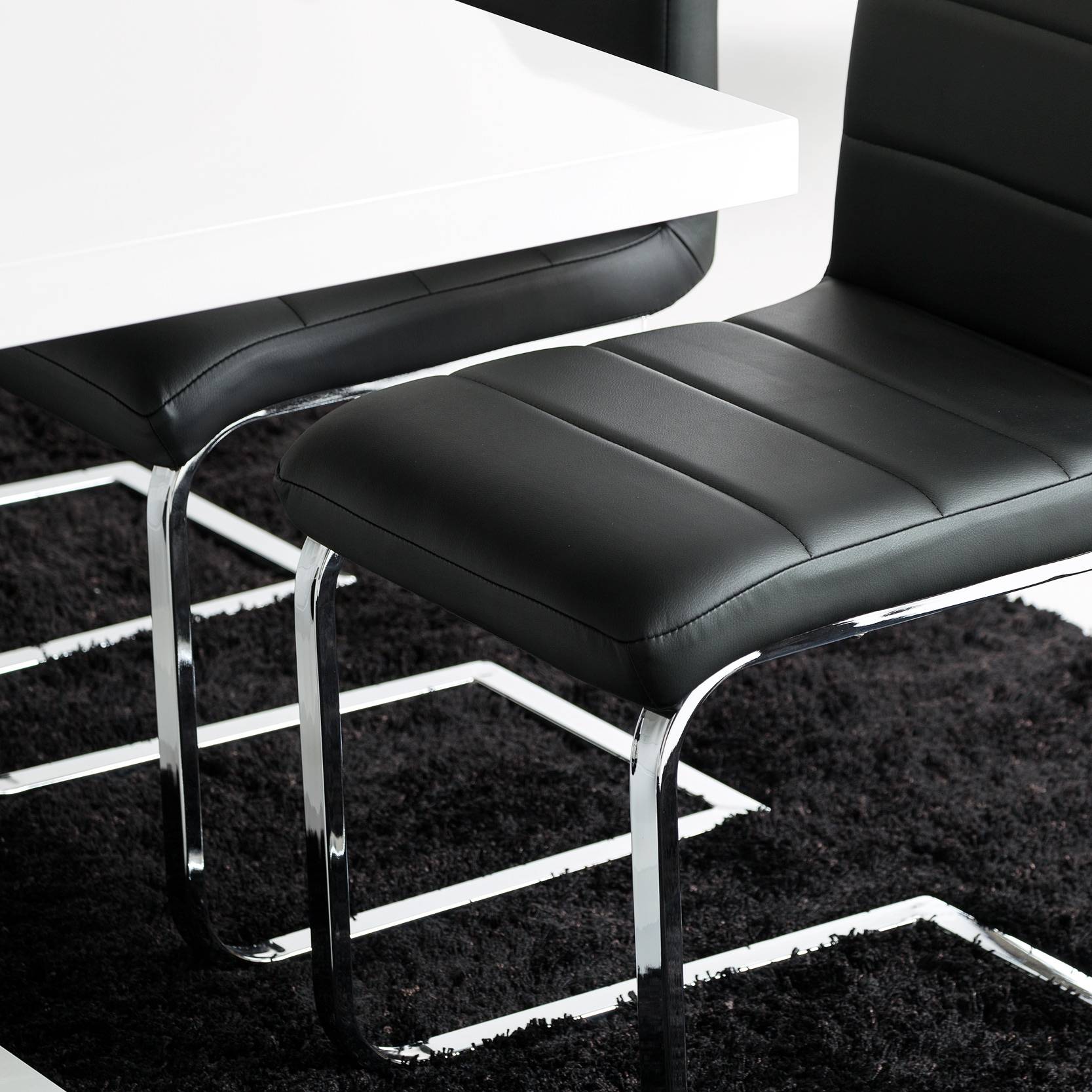 Matgrupp Concept 55 Ratliff Rektangulärt Matbord 180-220 cm Förlängningsbart med 4 Cibus Matstol