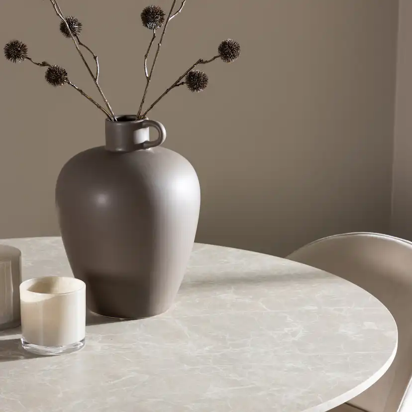 Matgrupp Venture Home Lycke Ø110 med 4 st Velvet Stolar
