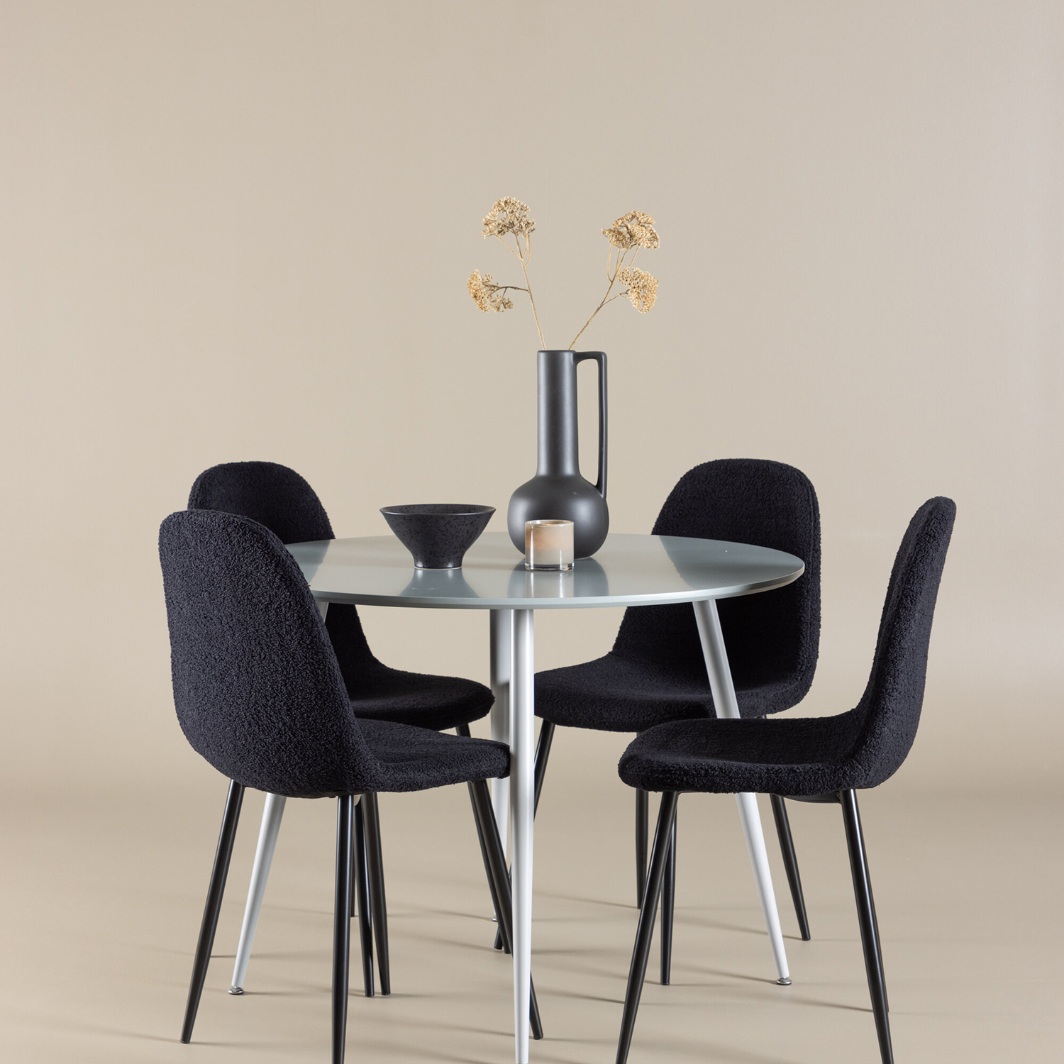 Matgrupp Venture Home Plaza Ø100 med 4 st Polar Stolar Teddy