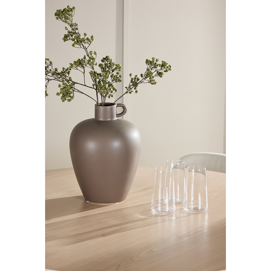 Matgrupp Venture Home Flora Ø120 cm med 4st Lilja Matstolar