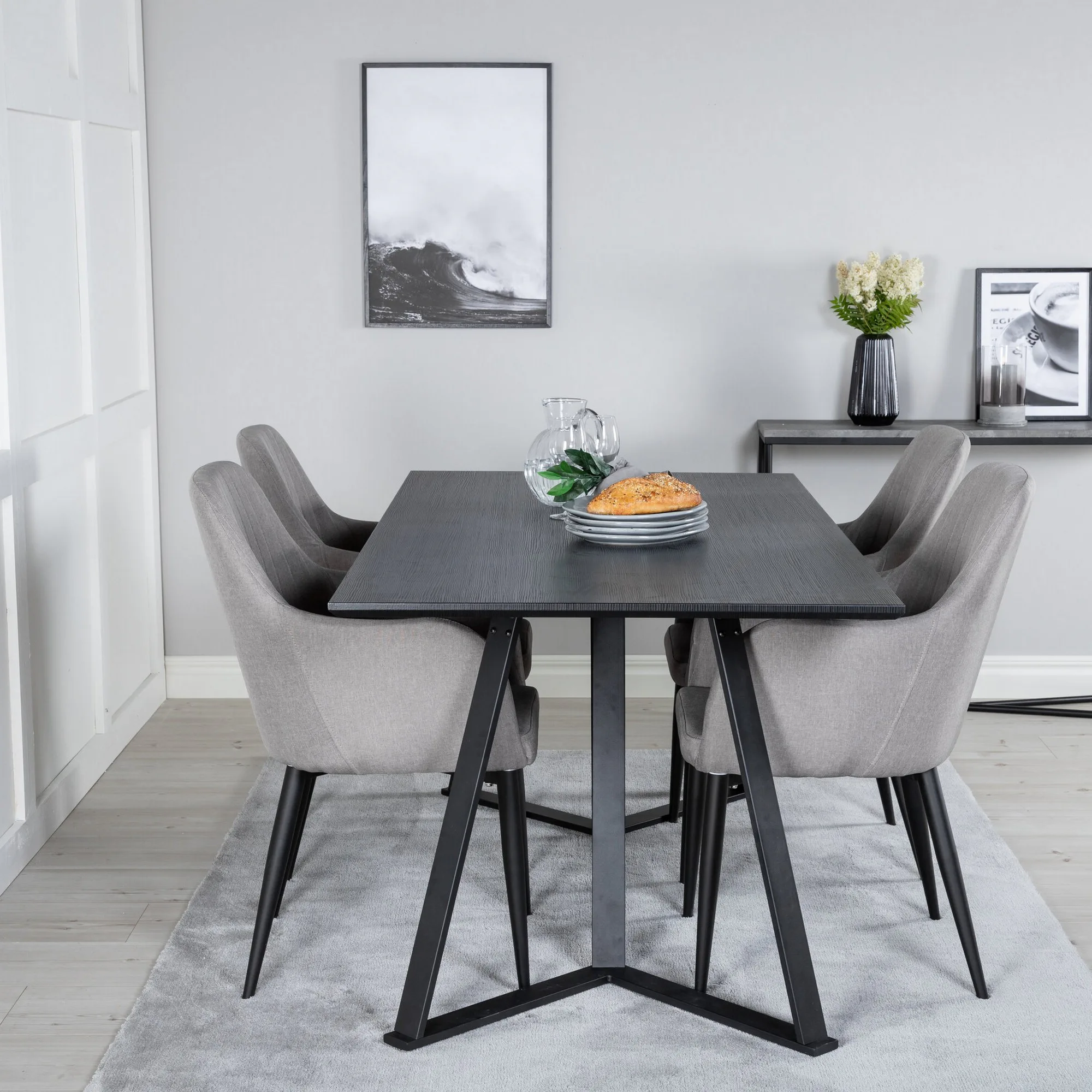 Marina Dining Table - Black top / Black Legs +Comfort Chair Svart/Grå