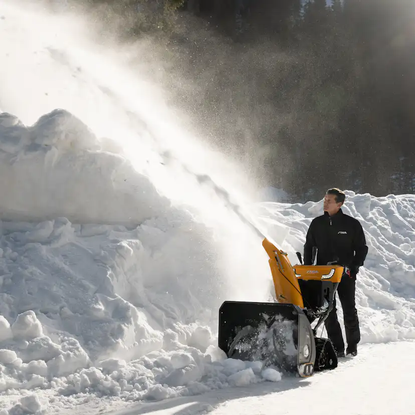Snöslunga Bensin Stiga ST 6272 P TRAC 375 cc Tvåstegs 72 cm Banddrift & Elstart