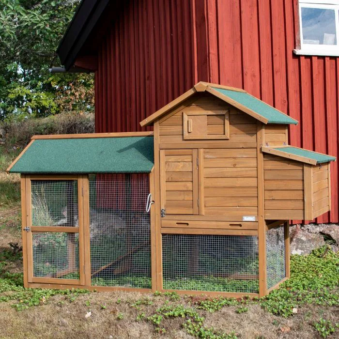 Hönshus Kellfri Gullan med Utegård