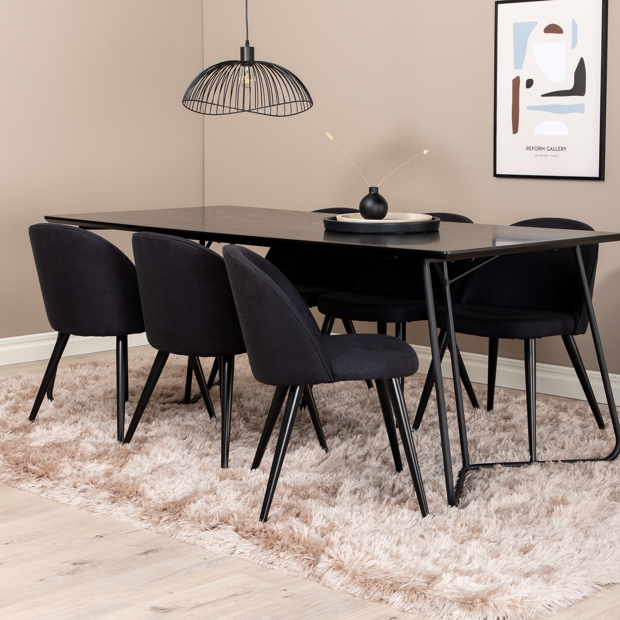 Matgrupp Venture Home Annika Svart med 6 Valentina Stolar