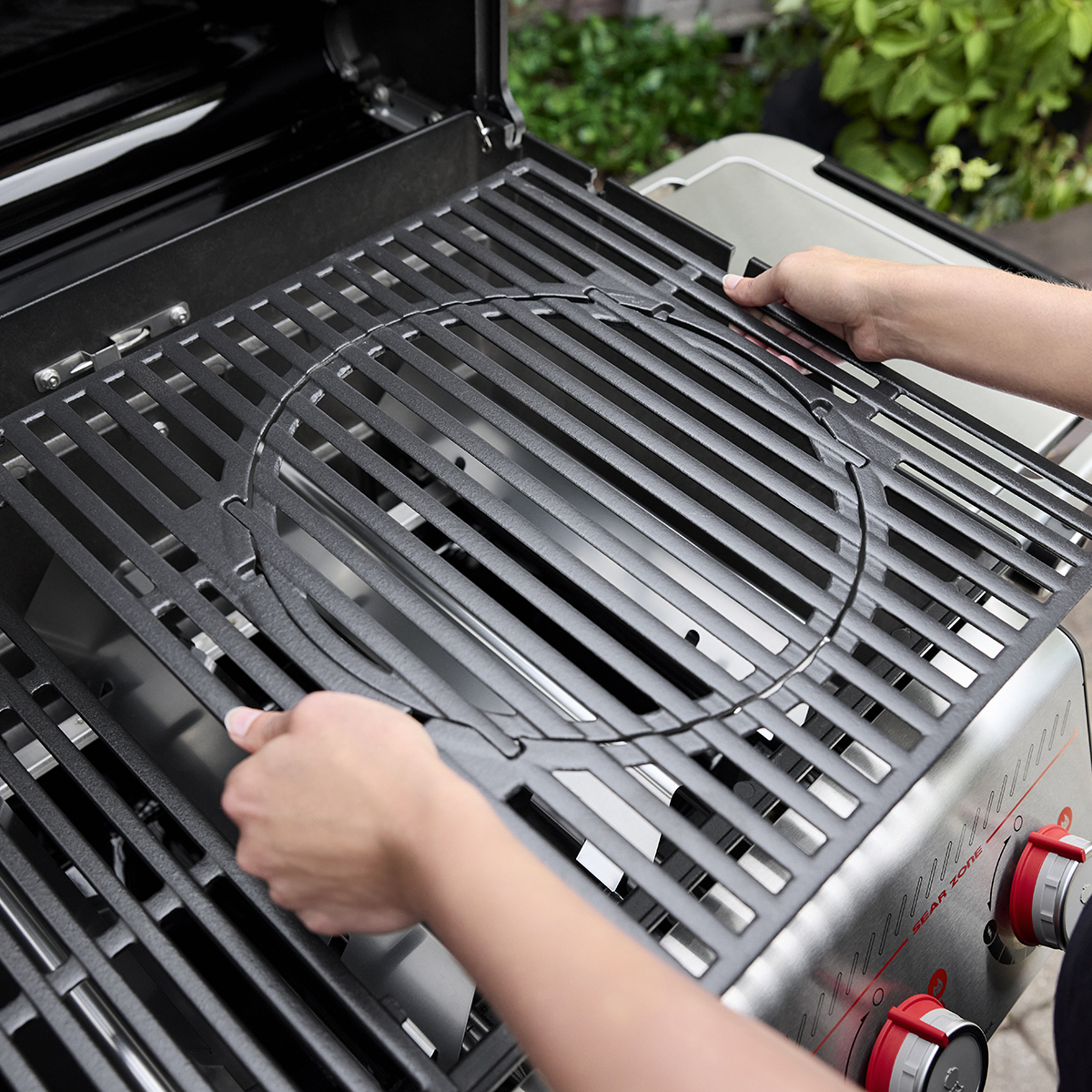 Gasolgrill Weber Spirit E-425 med Porslinsemaljerat Gjutjärnsgaller 4 Brännare & Sidobrännare