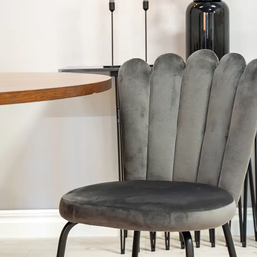 Matgrupp furniture/fashion Copenhagen med 4 Gråa Limhamn Light Stolar