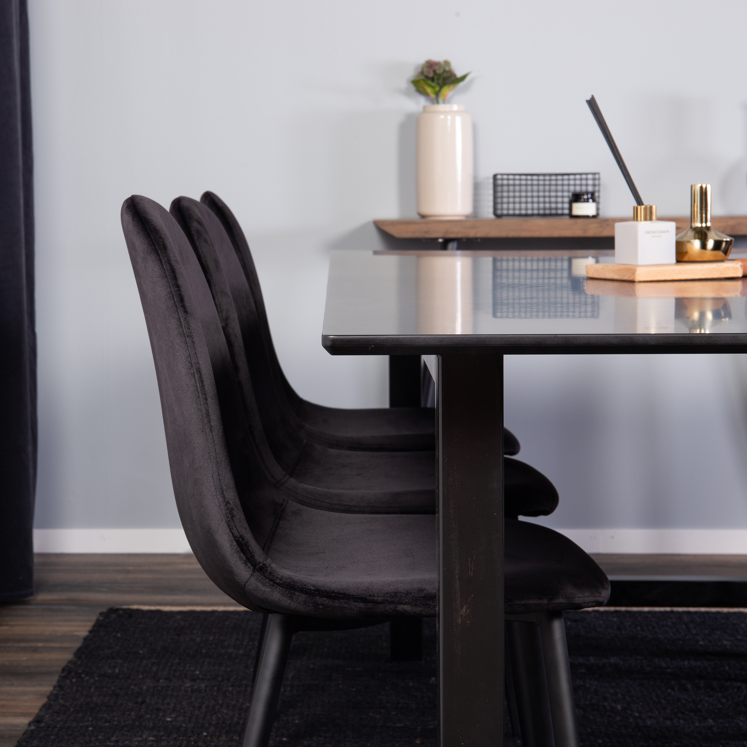 Matgrupp Venture Home Clara med 6 Pobbie Stolar Sammet