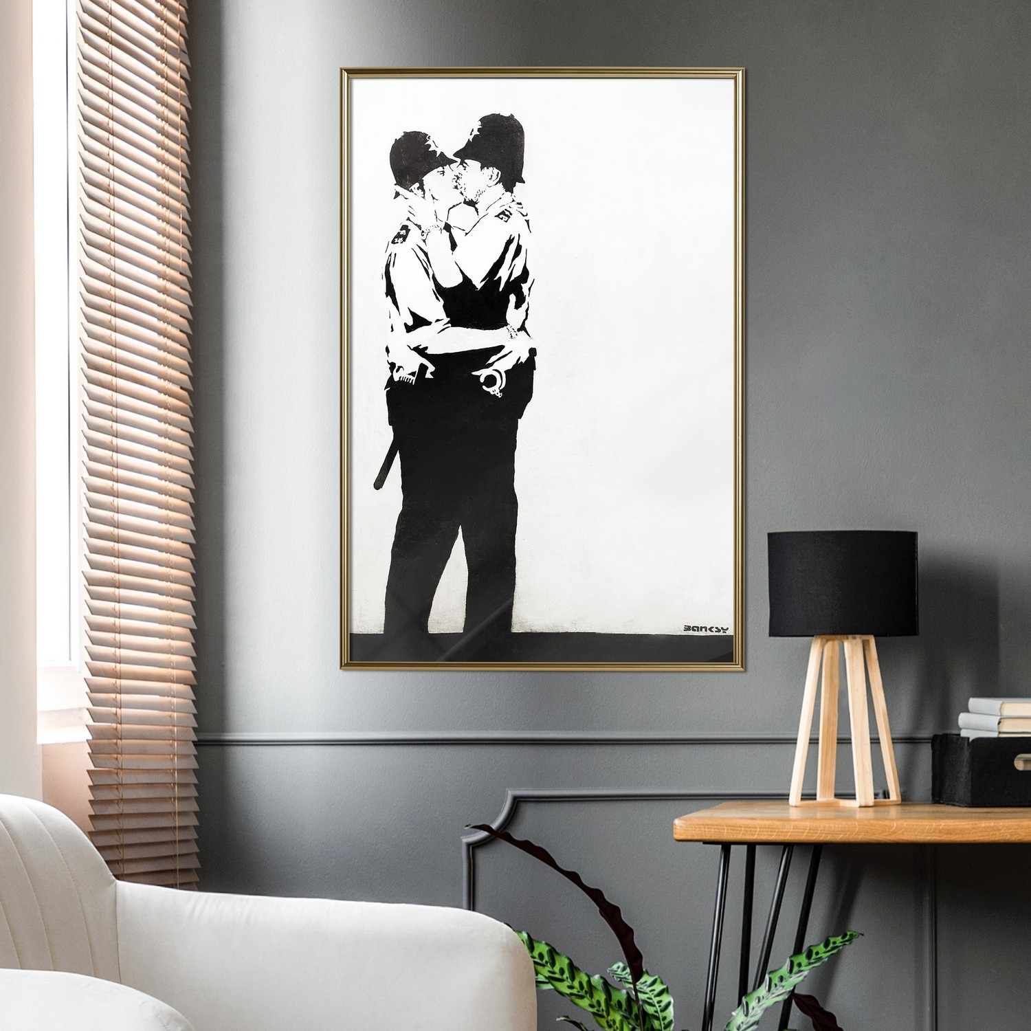 Affisch - Policemen Kissing [Poster] 20x30 Guld ram, 20x30 cm