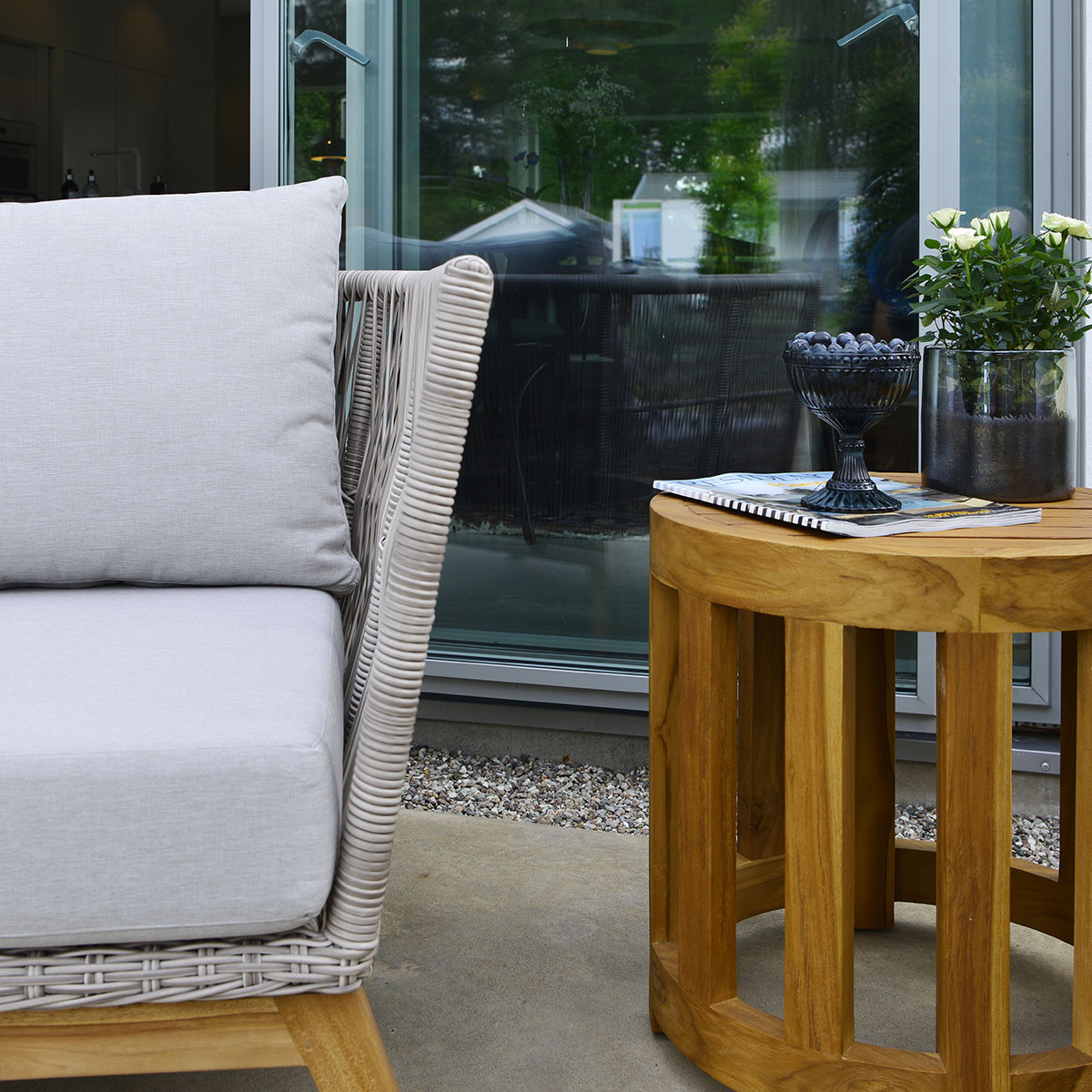 Utebord Hillerstorp Himmelsnäs Rund Ø 50 cm Teak Träbord