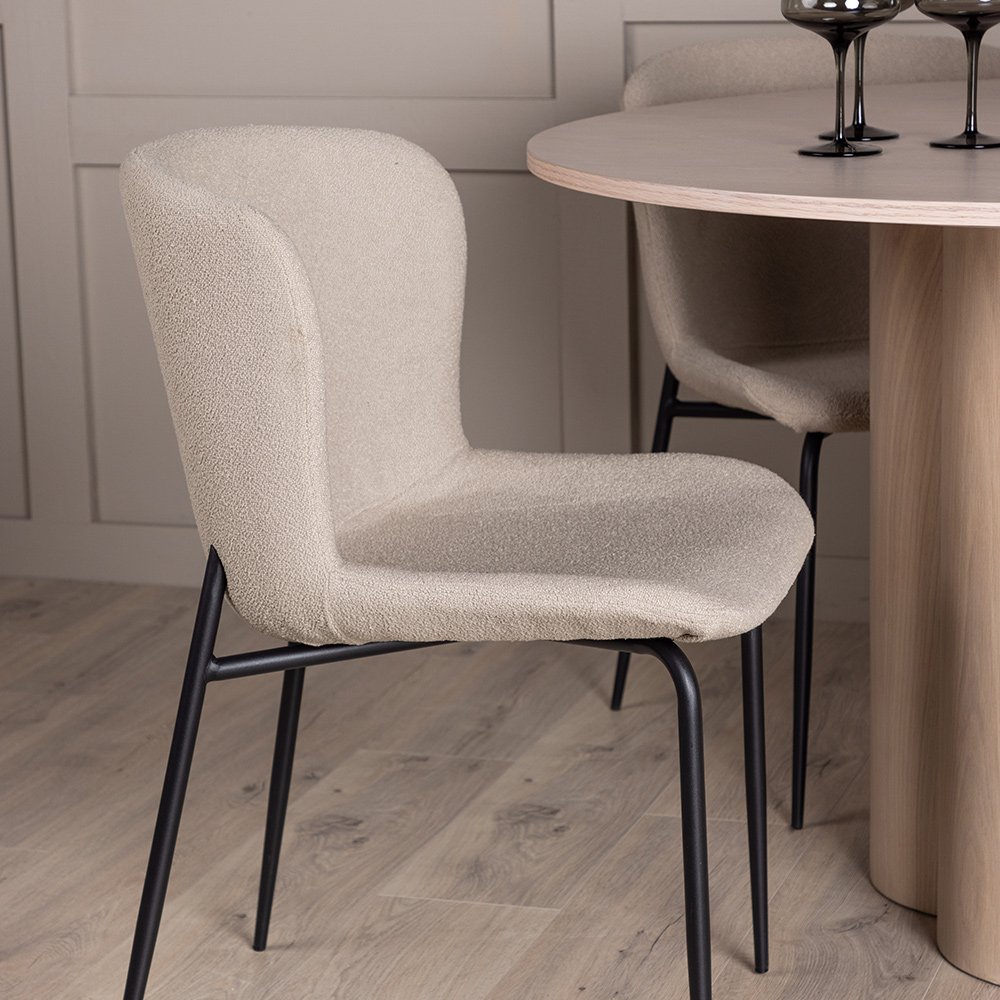 Matgrupp Venture Home Olivia med 4 Modesto Stolar Natur