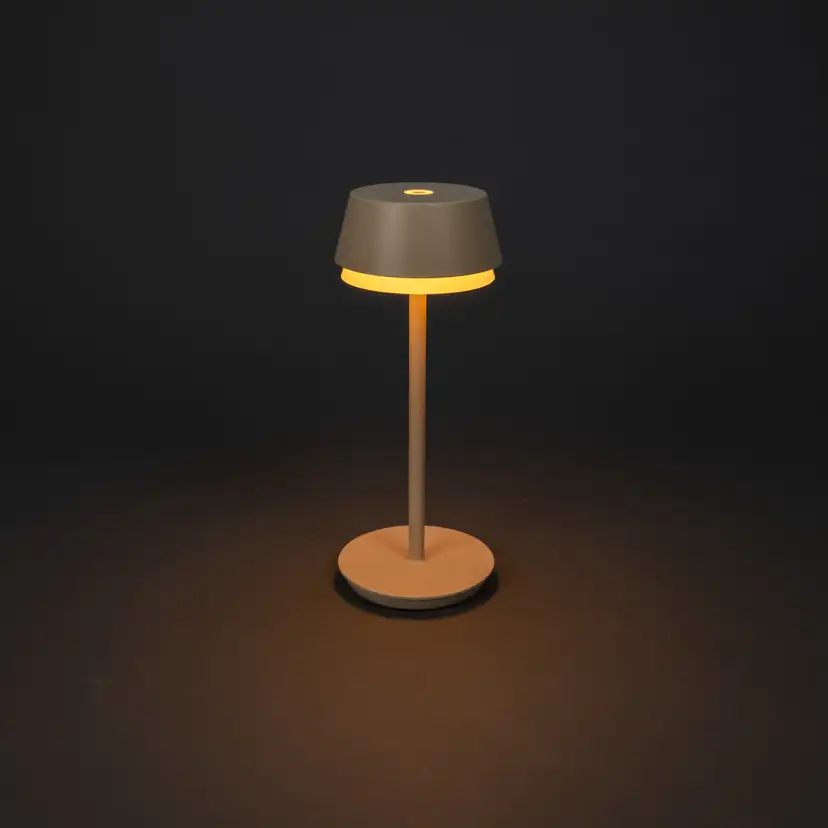 Bordslampa Gnosjö Konstsmide Lyon USB