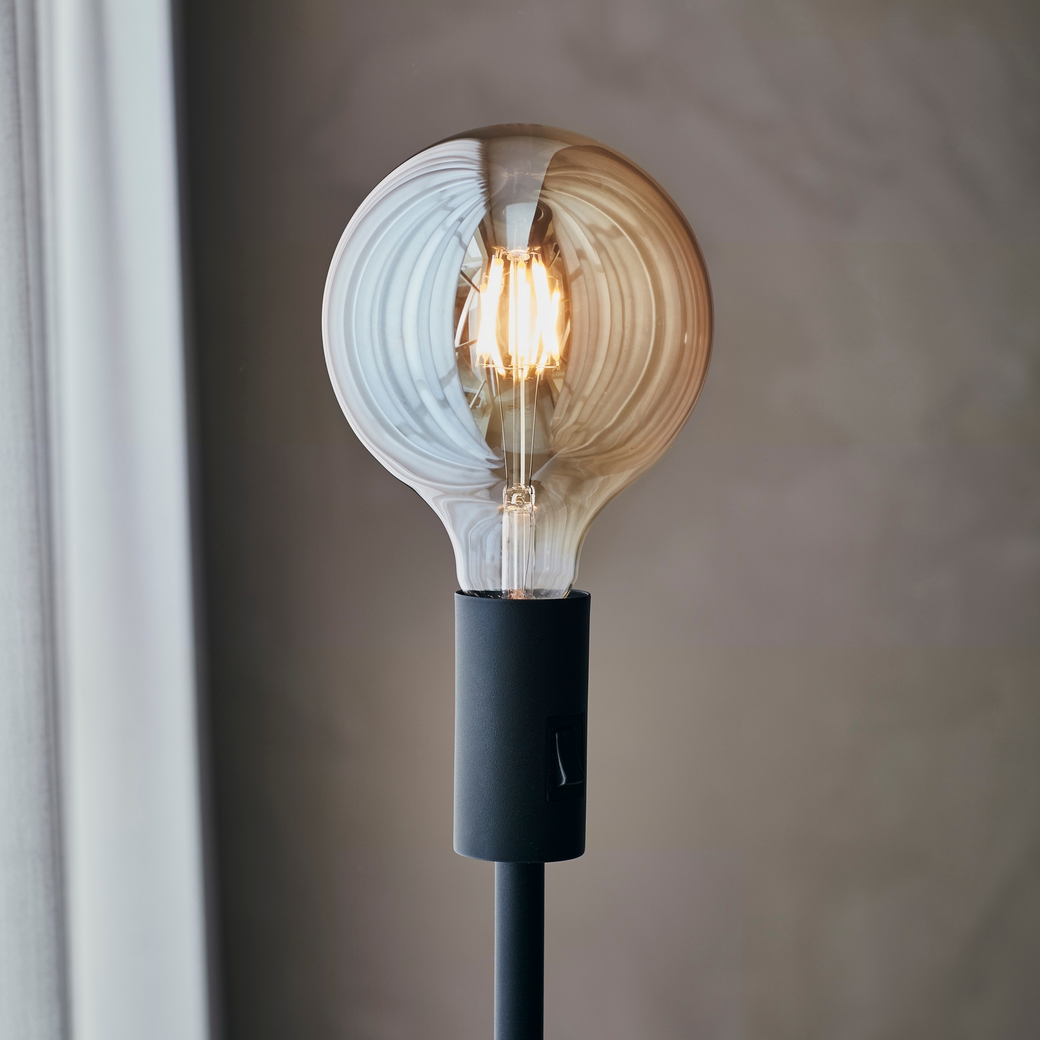 Golvlampa Markslöjd Capital 1L