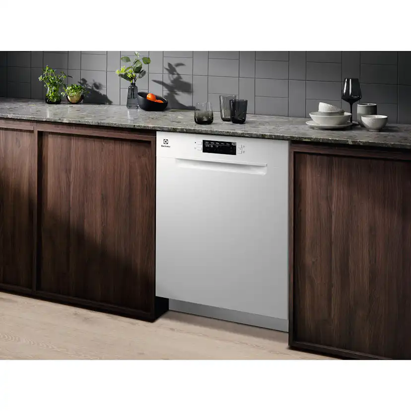 Underbyggd Diskmaskin Electrolux ESA47220UW med AirDry-teknik och QuickLift-korg