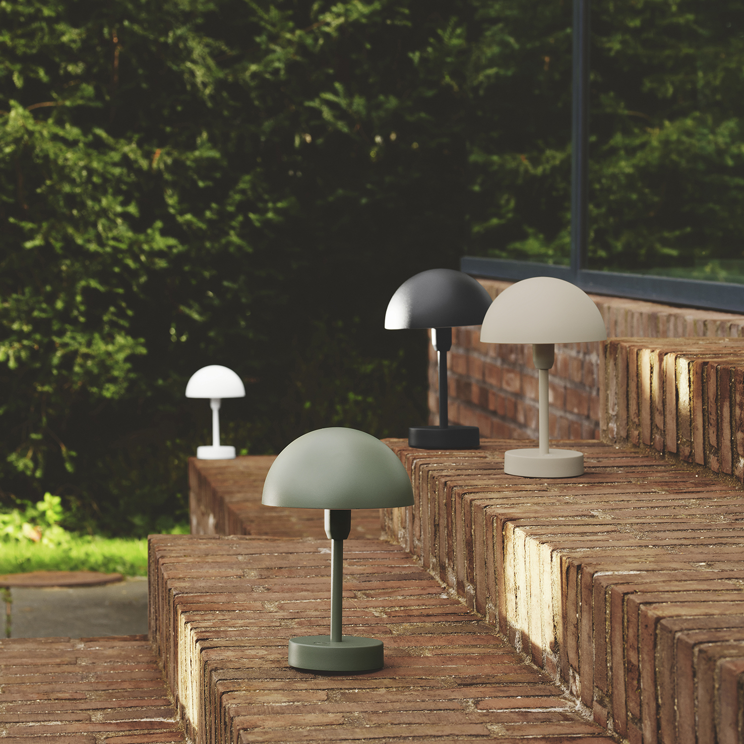 Ellen To-Go | Uppladdningsbar Lampa | Vit Vit