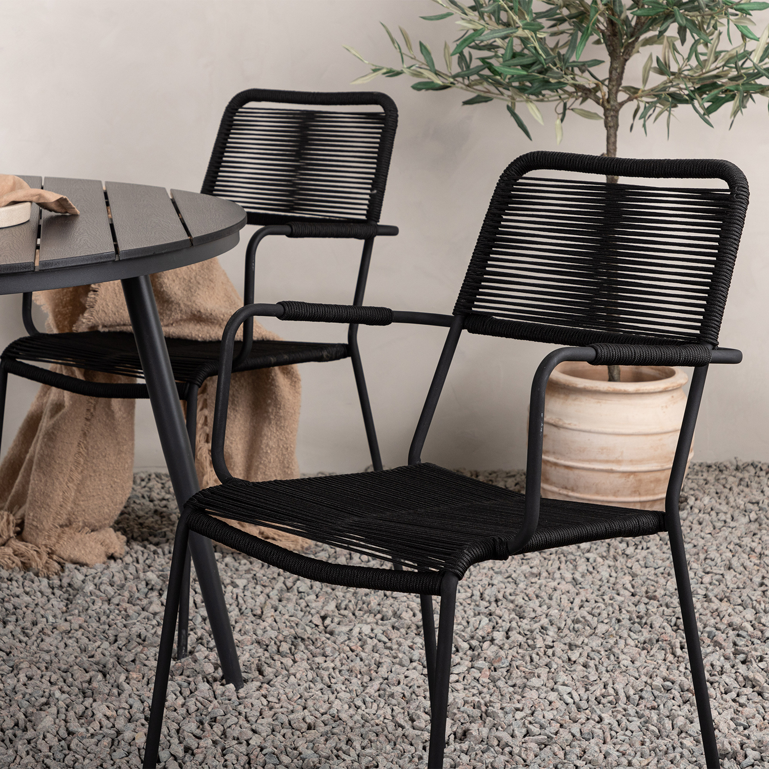 Matgrupp Venture Home Break Ø120 med 4 Lindos Karmstolar