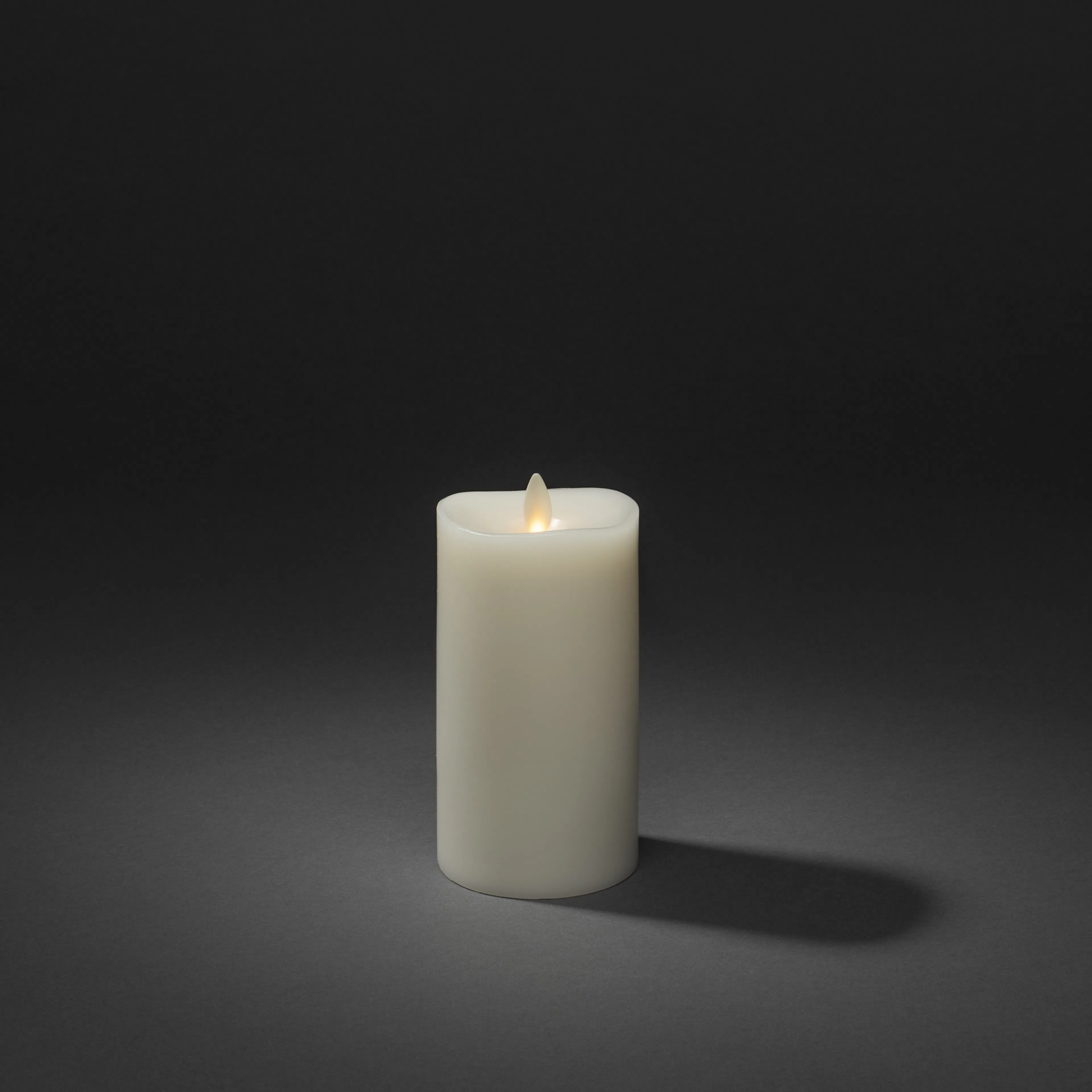 Vaxljus 7,6x16,5 cm LED ØxH: 76x165 mm