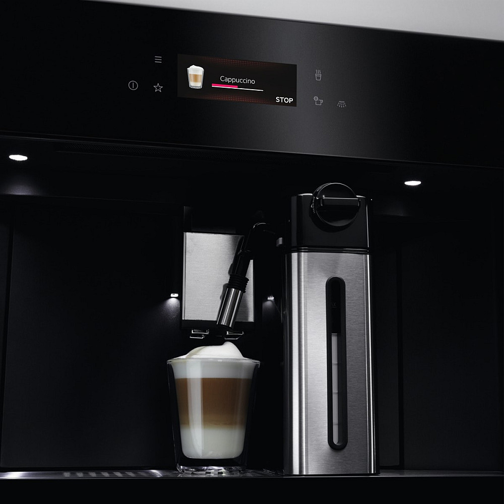 Inbyggnadsbar Kaffebryggare AEG KKB894500B med Mjölkkanna för Skum