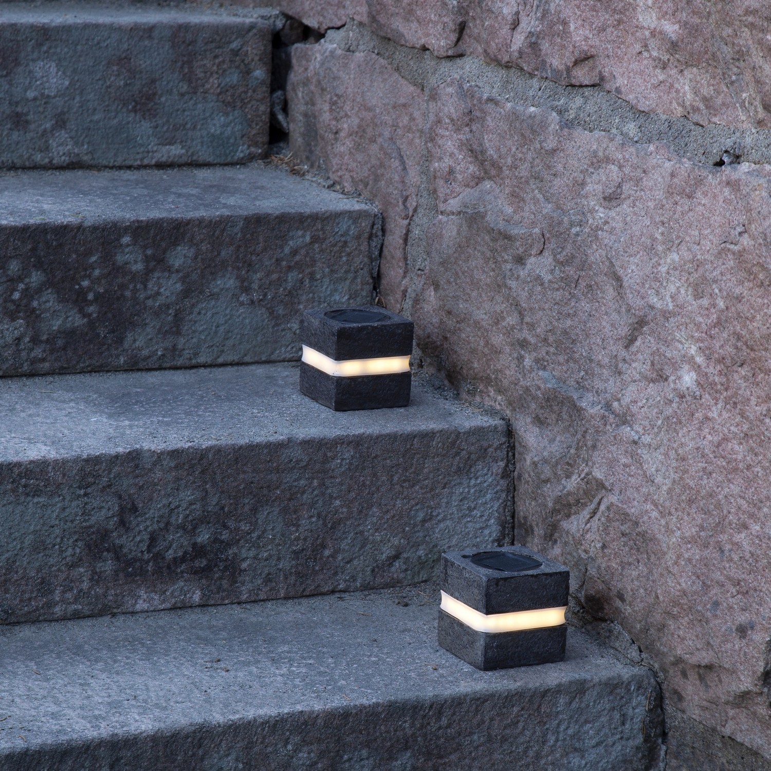 Solcellsdekoration Star Trading Stone Cube 8  cm MrkGr