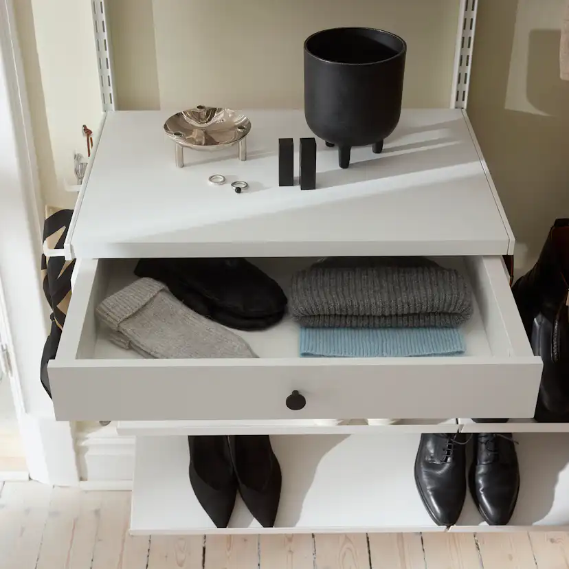 Hallösning Elfa Decor+ Enkel med Lutande Hyllor och Spegel