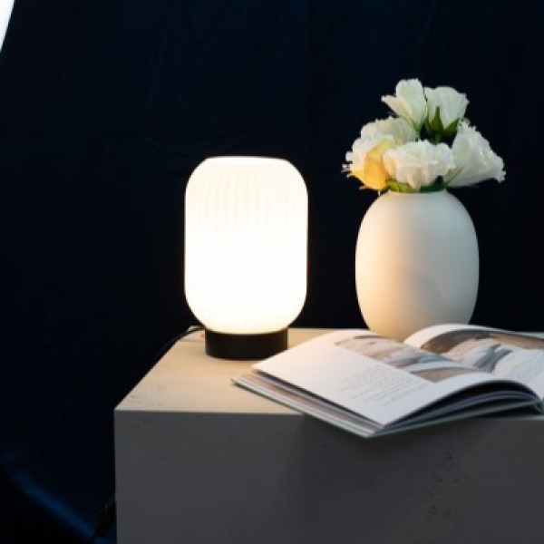 Bordslampa Dyberg Larsen Riflet Låg