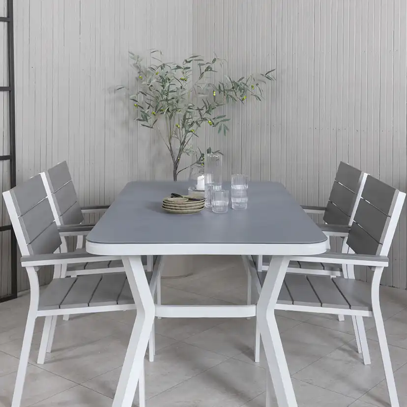 Matgrupp Venture Home Vyn med 4 Lede Stapelbara Matstolar