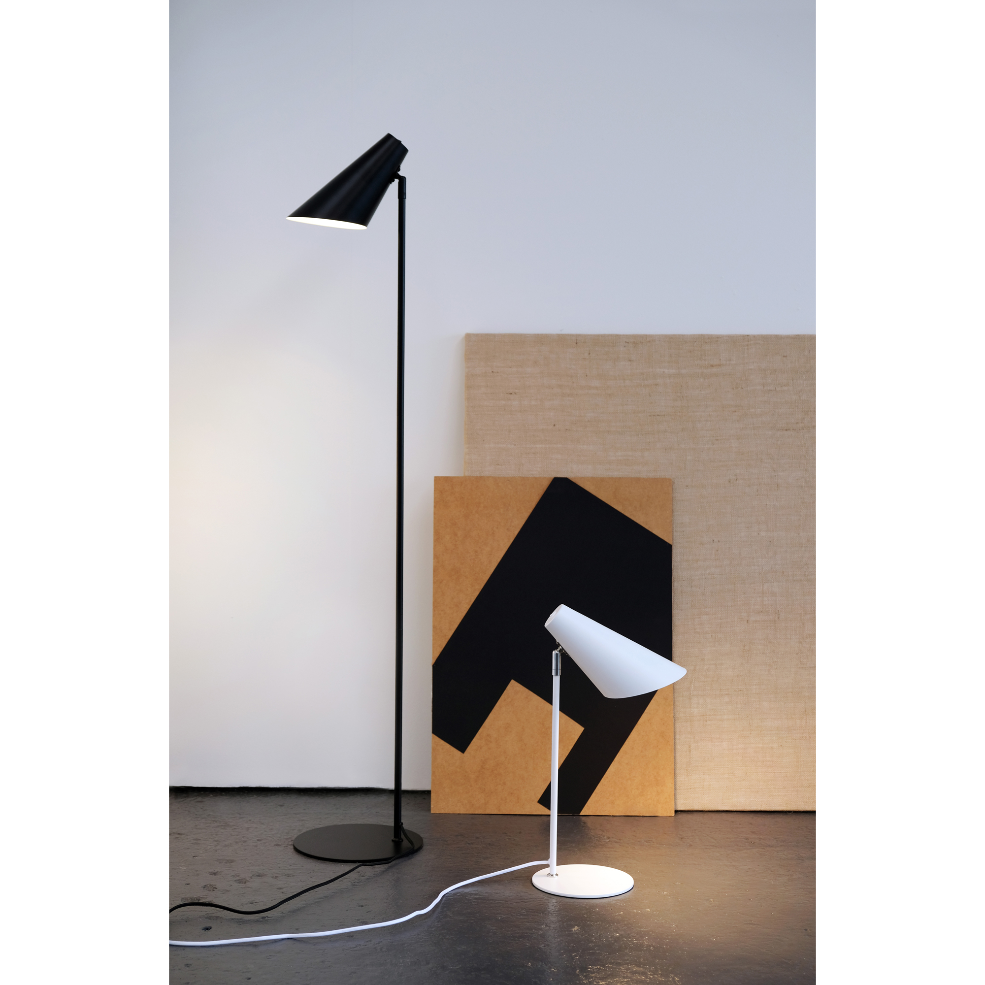 Golvlampa Dyberg Larsen Cale