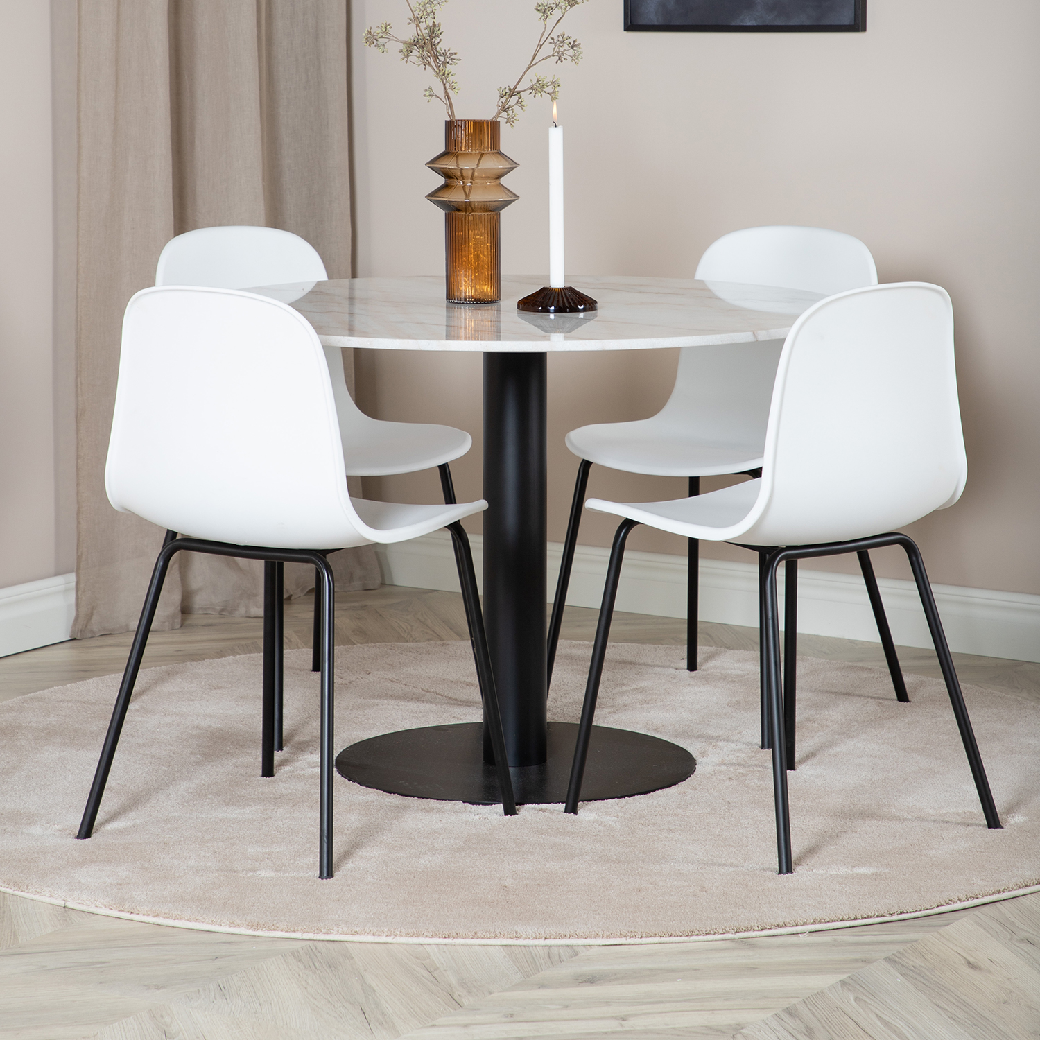 Estelle Round Dining Table ø106+ Arctic Dining Chair Vit/Svart/Vit