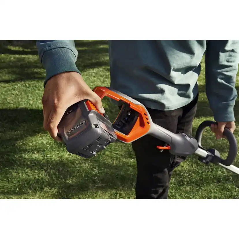 Grästrimmer Husqvarna 215iL med Batteri
