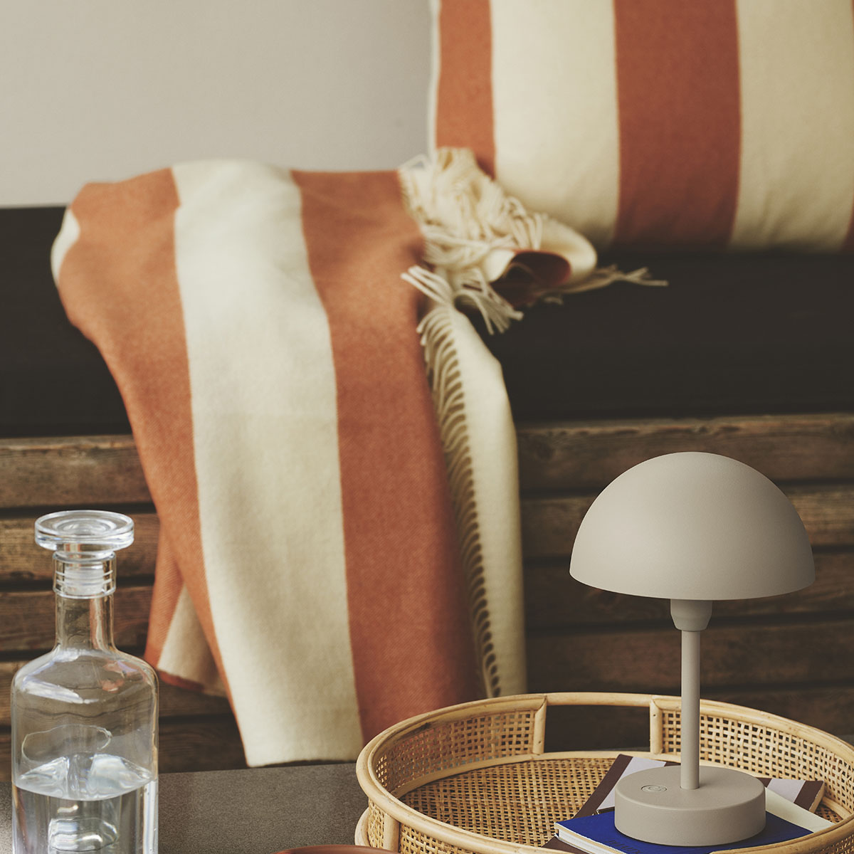 Ellen To-Go | Uppladdningsbar Lampa | Beige Beige