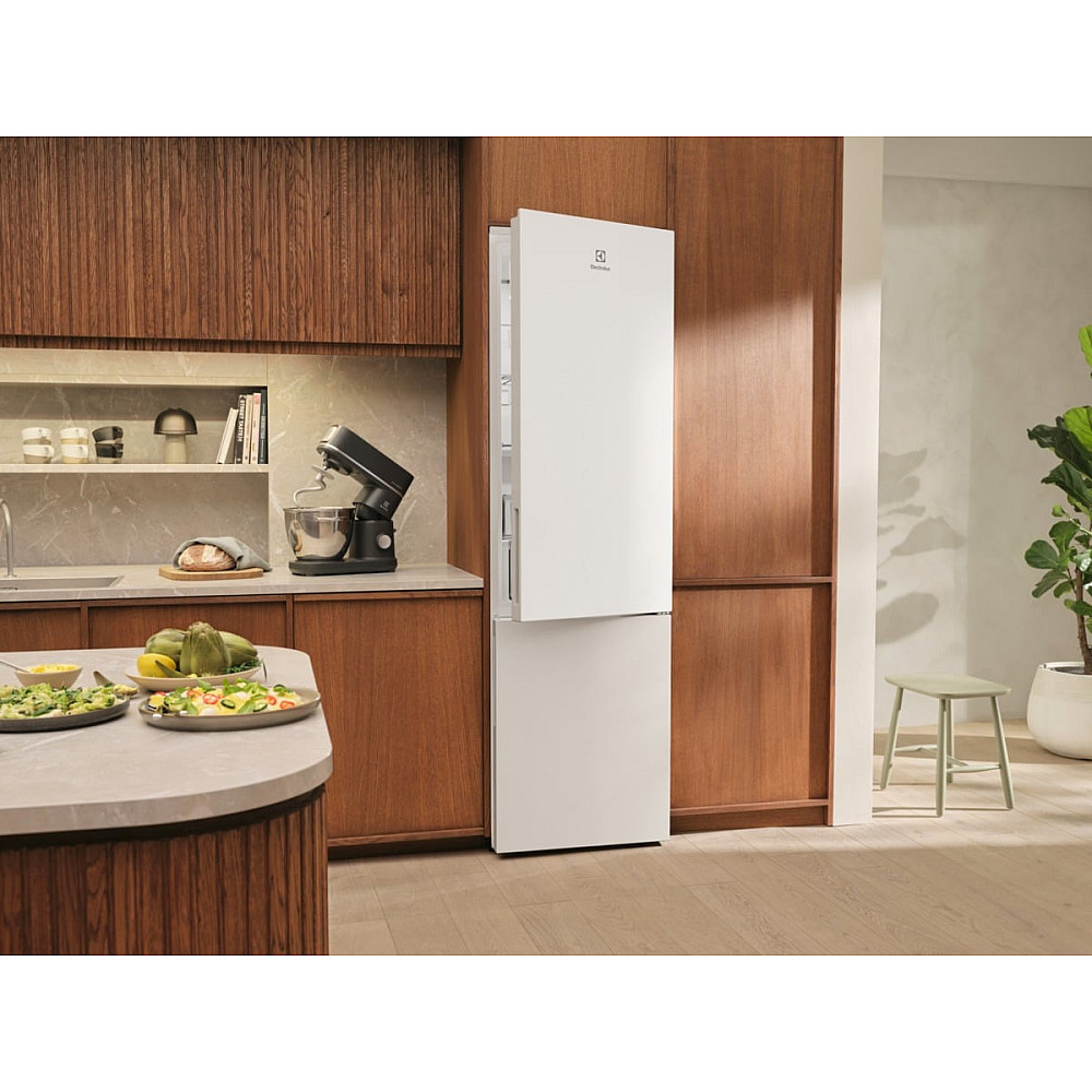 Fristående Kyl/Frys Electrolux ENT7MD32W GreenZone+ 700 med TwinTech® No Frost