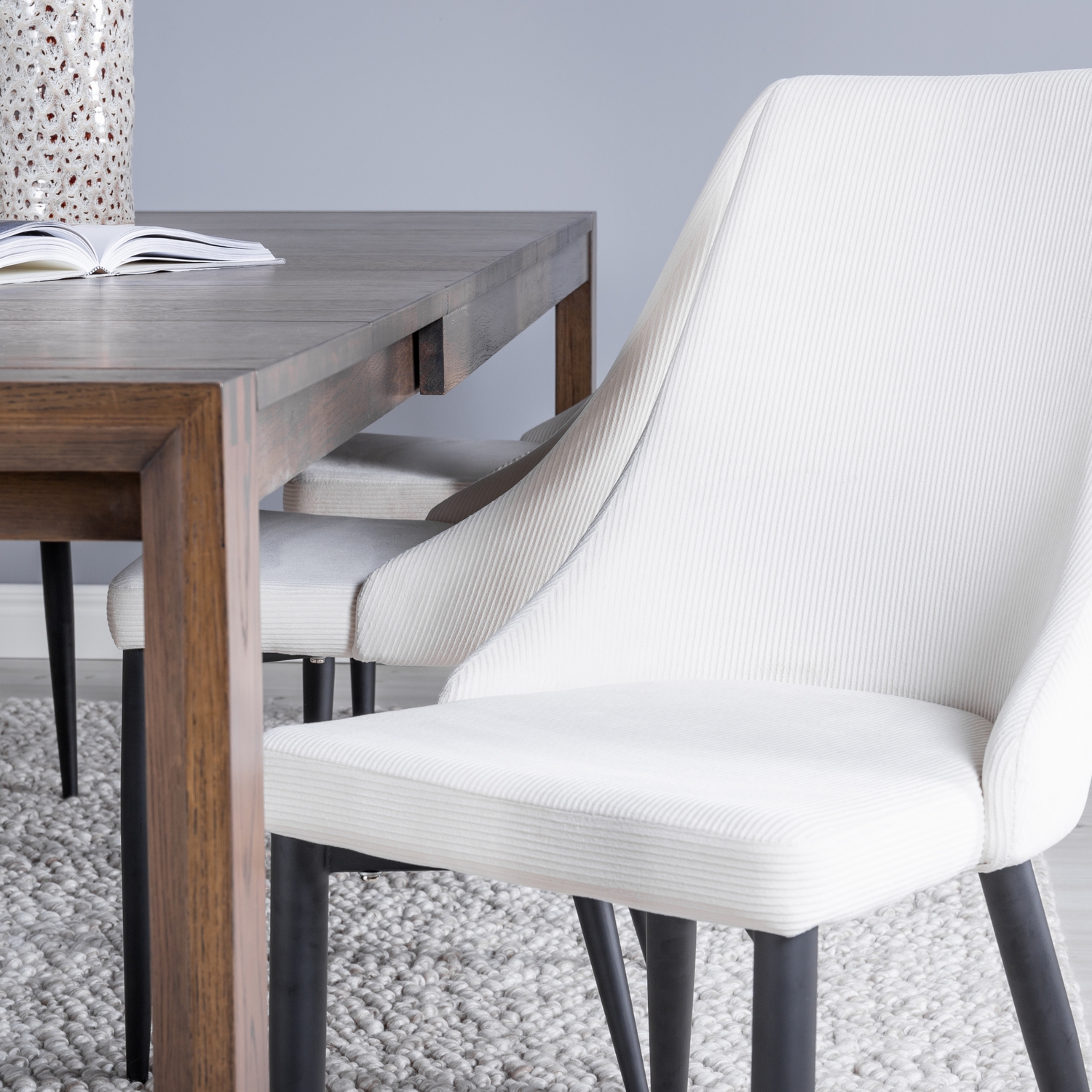 Matgrupp Venture Home Shy med 6 Laura Matstolar