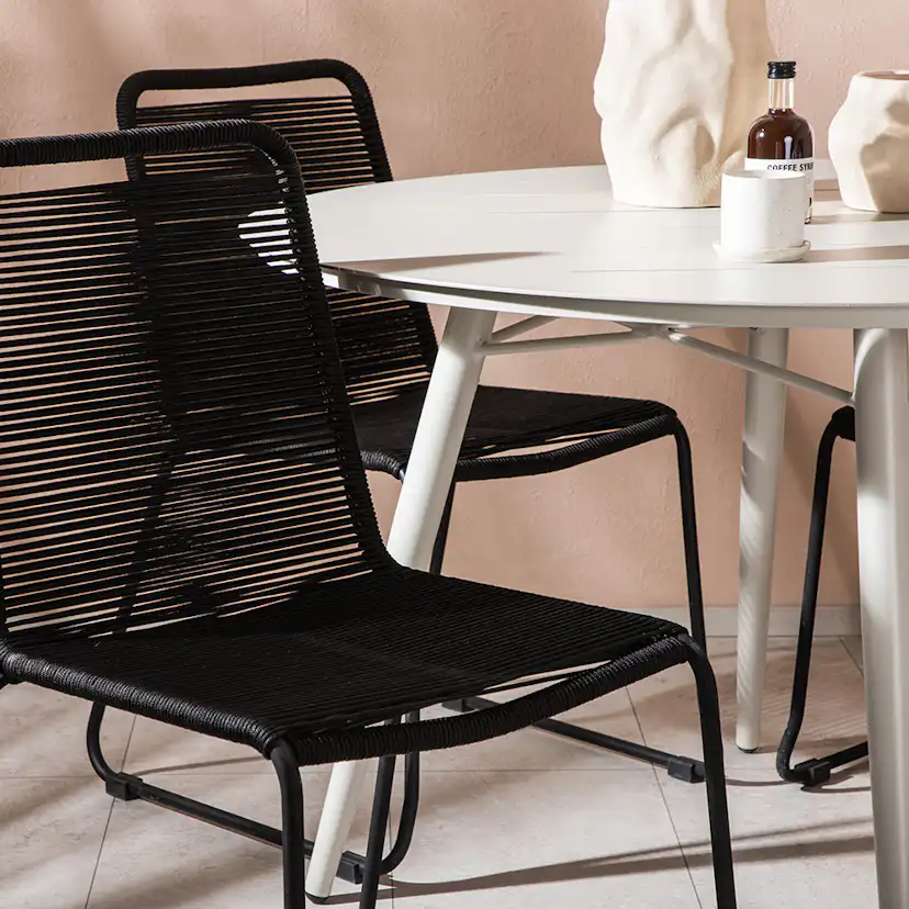 Matgrupp Venture Home Lina Ø120 cm med 4 Lindos Stolar