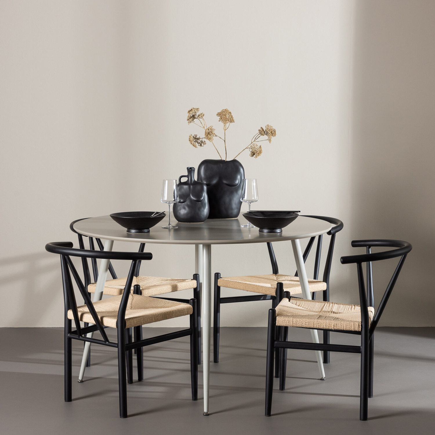 Plaza Dining Table with Alfons Dining Chair Beige/Svart
