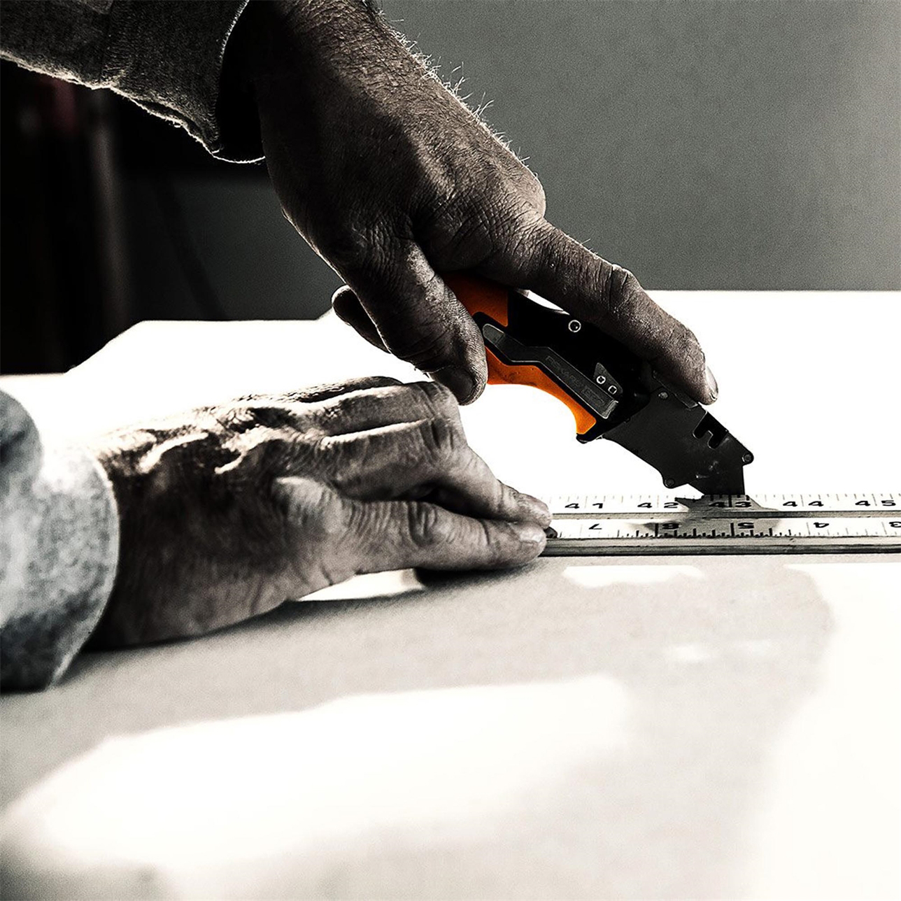 Universalkniv Fiskars Pro CarbonMax Fällbar