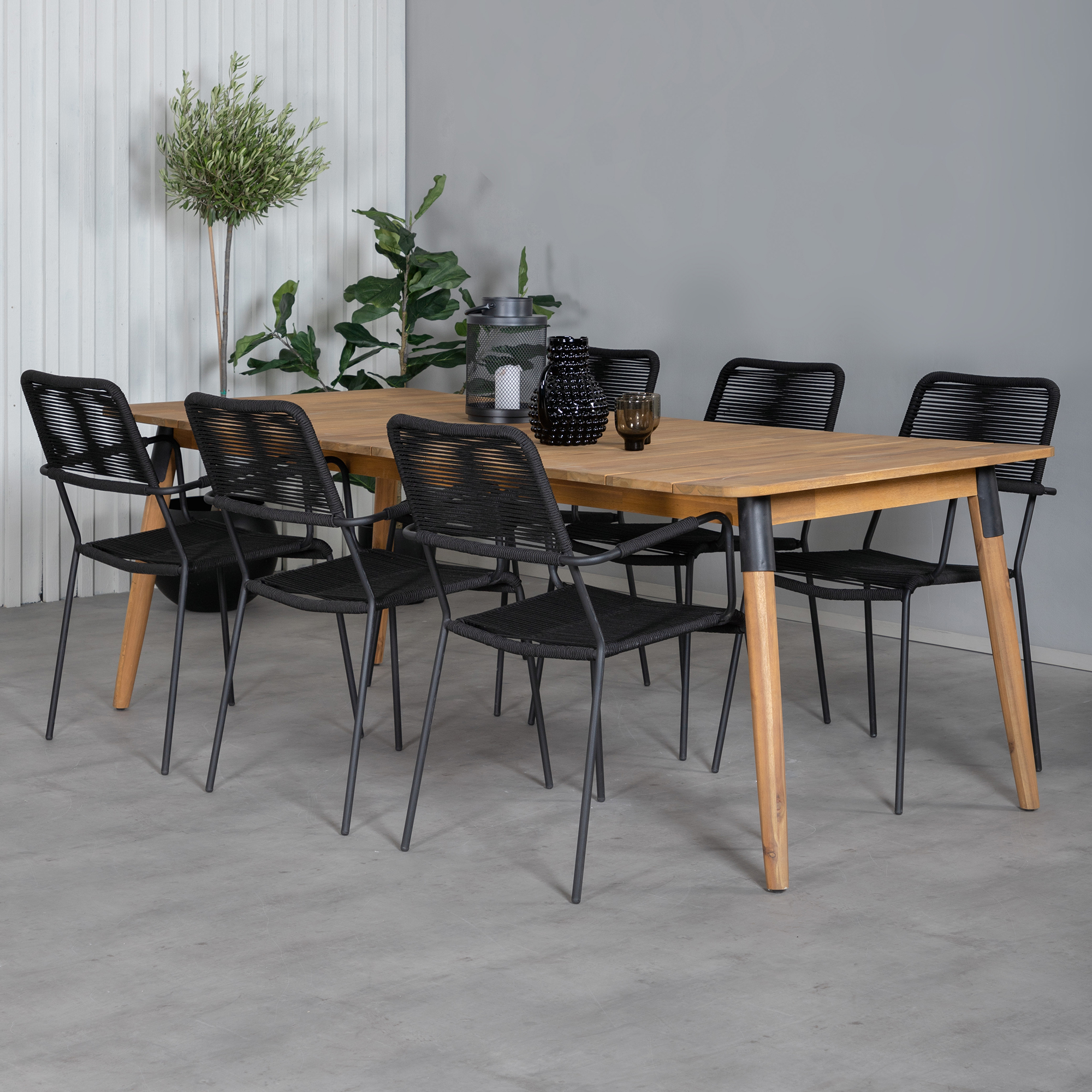 Matgrupp Venture Home Julle med 6 Minos Matstolar med Armstöd