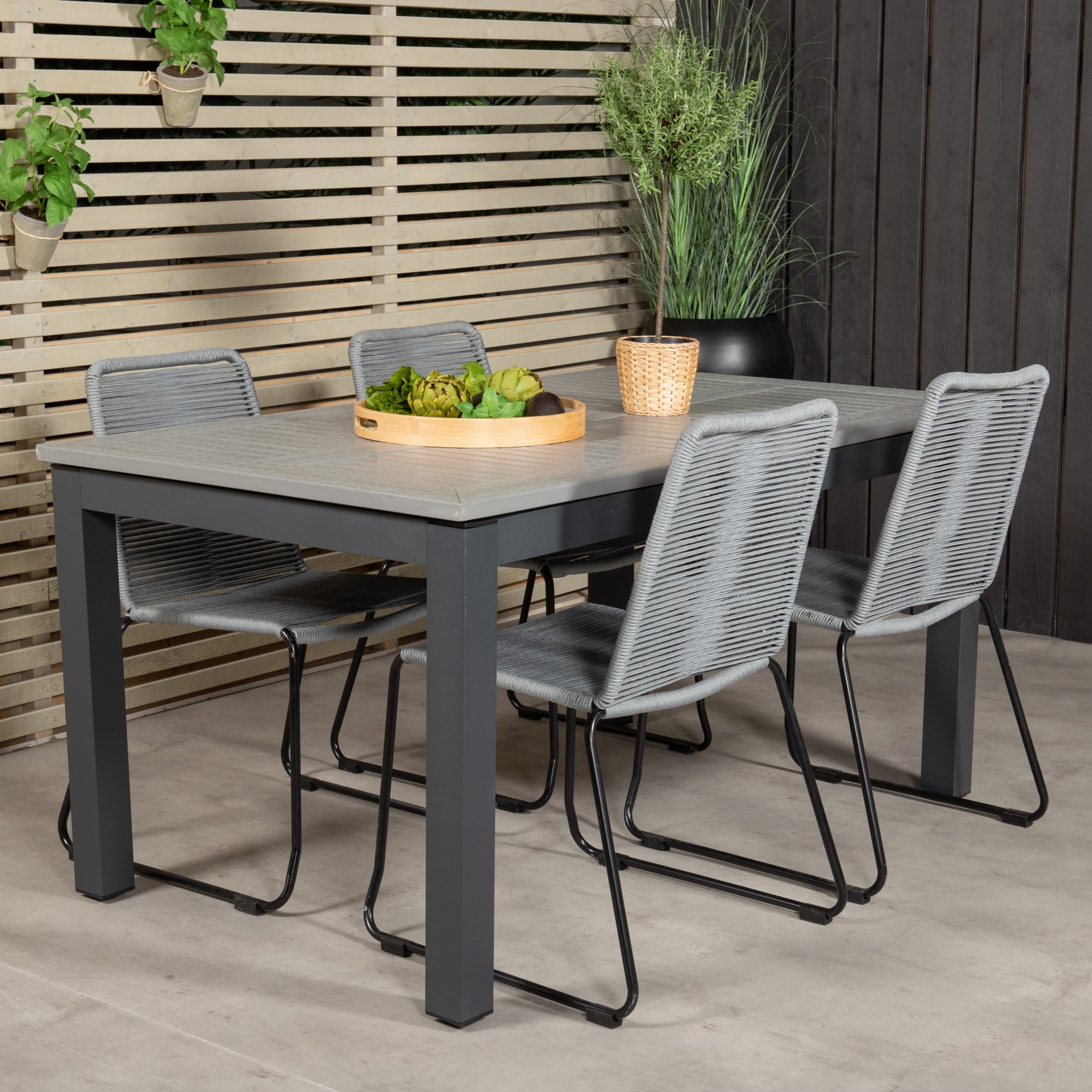 Matgrupp Venture Home Aleyna 160/240 med 4 Leon Matstolar