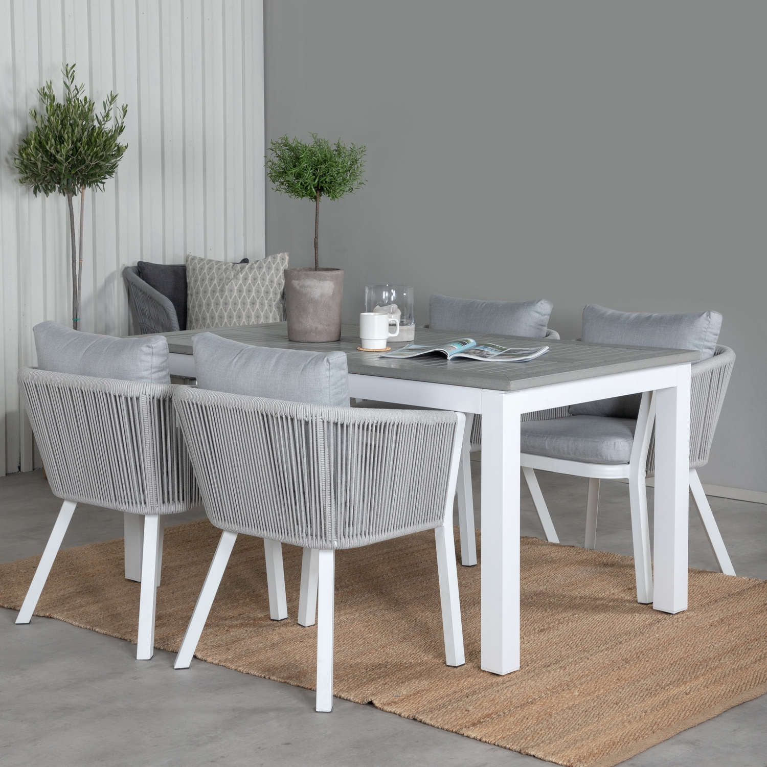 Matgrupp Venture Home Aleyna med 4 Virya Matstolar