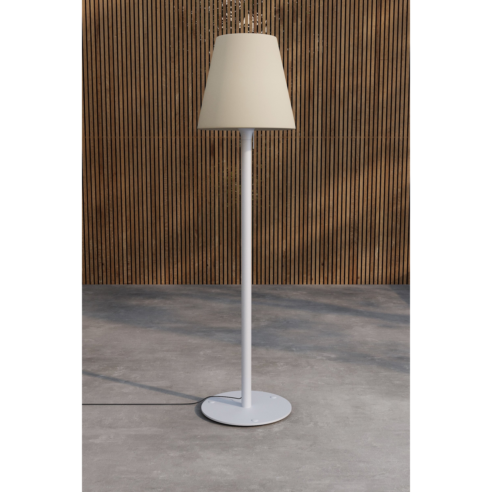 Golvlampa Venture Home Moris Utelampa