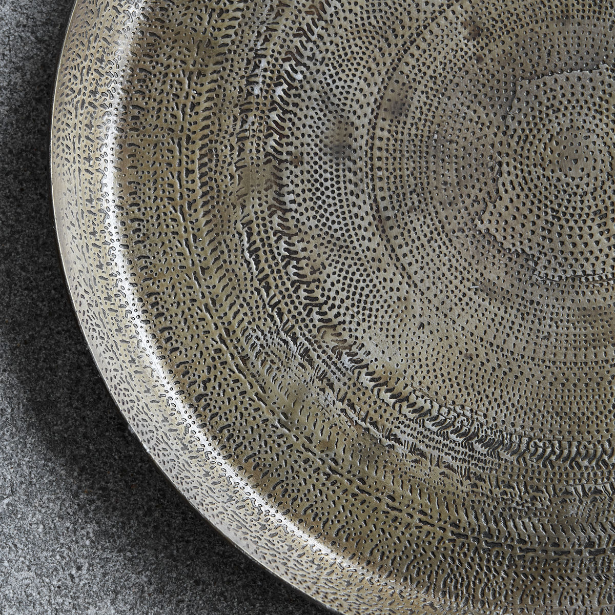 Bricka House Doctor Jhansi Antik Mässingsfärg