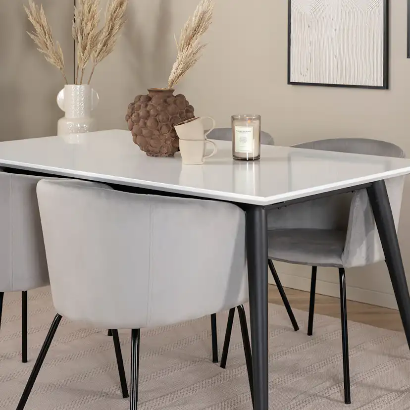 Matgrupp Venture Home Jolie med 4 Bergen Stolar