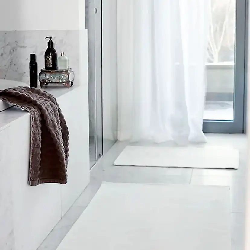 Badrumsmatta Himla Love White