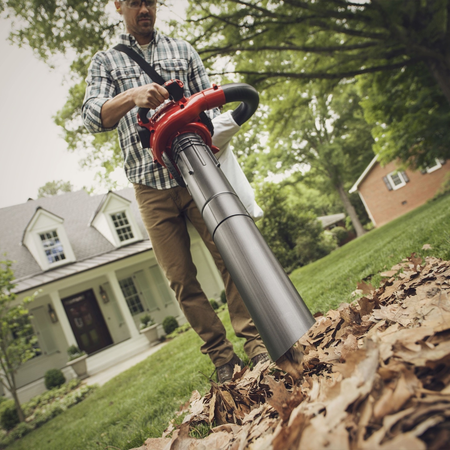 Lövblås Jonsered BV 2126