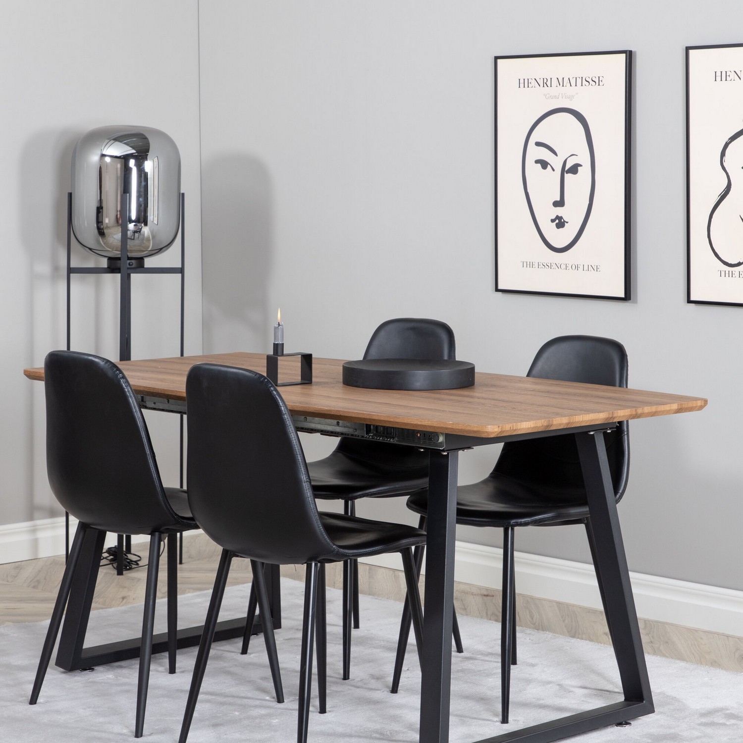 Matgrupp Venture Home Ina med 4 Pobbie Stolar Konstläder Svart