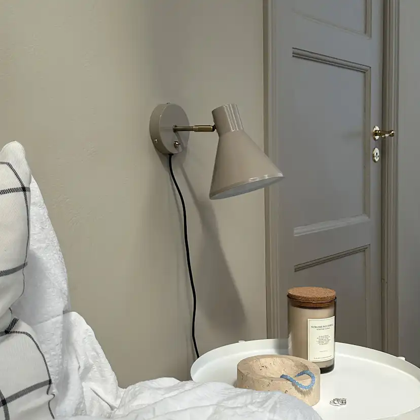 Vägglampa Dyberg Larsen Sleep