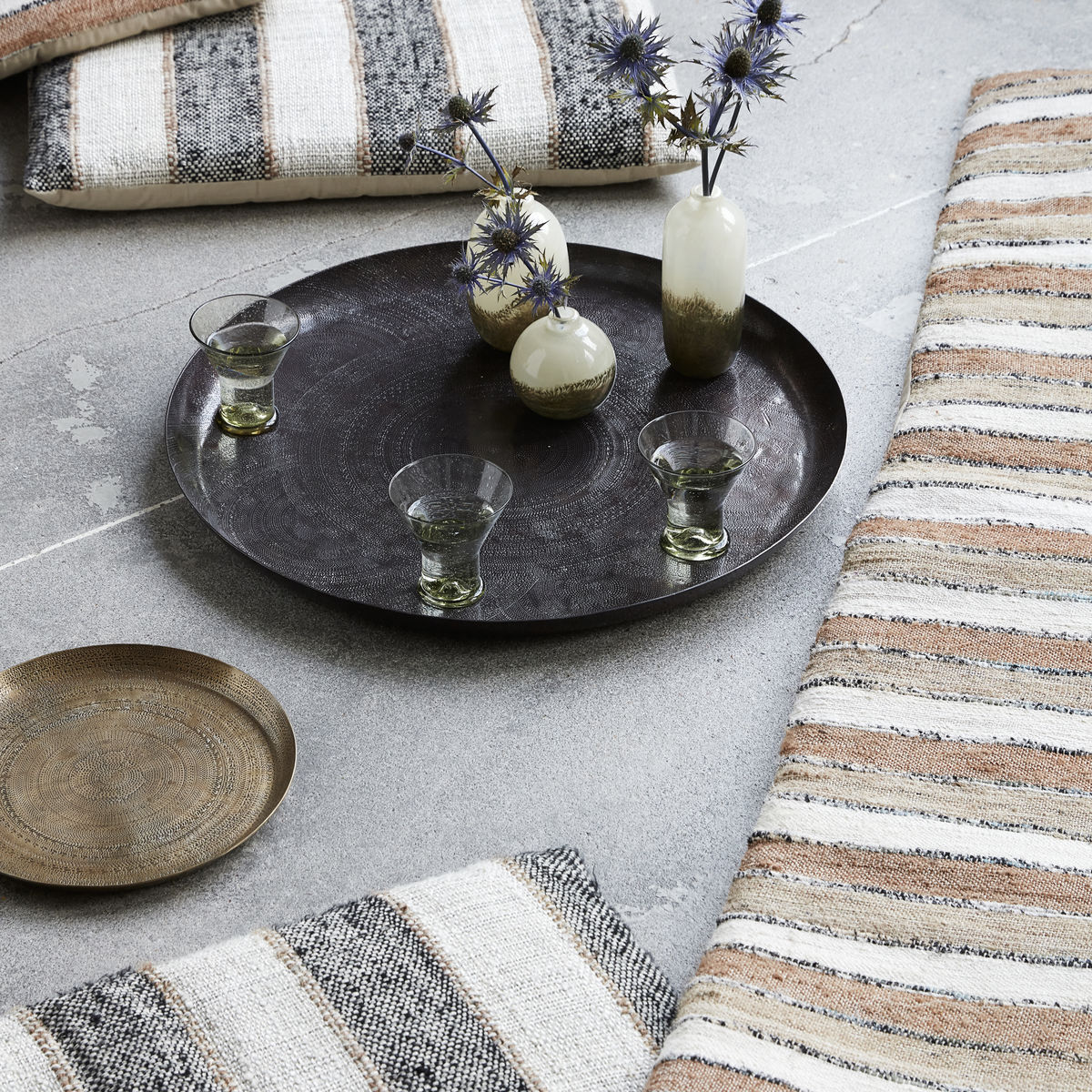 Bricka House Doctor Jhansi Antik Mässingsfärg